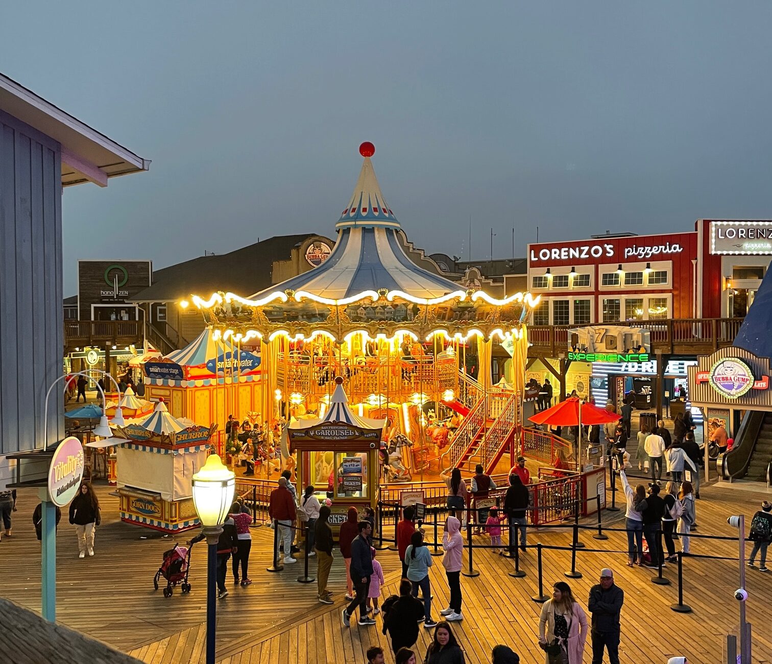 Pier 39 at night-emp